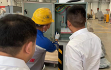 公司組織技術(shù)部、生產(chǎn)部對起重機維保作業(yè)規(guī)范進行例行檢查